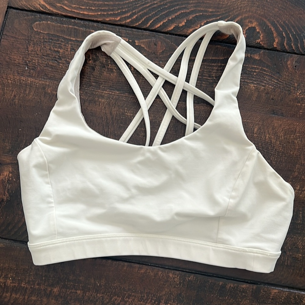 Lululemon free to be serene bra size 6 lemon sorbet (off white)